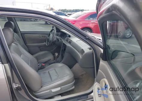 2001 Toyota Camry Le from USA, damaged, VIN 4T1BG22K61U078223